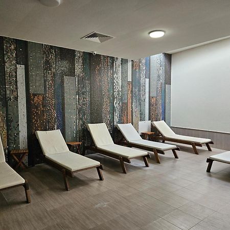 Hotel Alisa Pavel Banya Exterior foto
