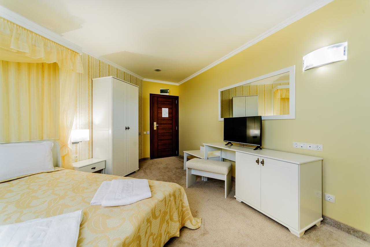 Hotel Alisa Pavel Banya Exterior foto