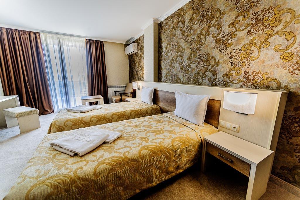 Hotel Alisa Pavel Banya Exterior foto